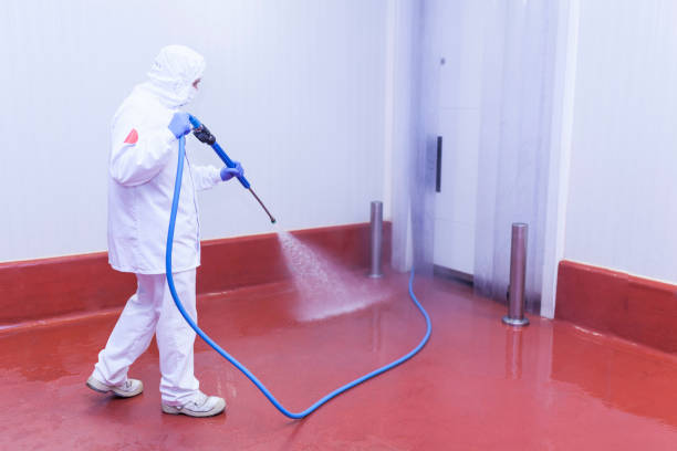 Best Animal Enclosure Cleaning  in East Bronson, FL